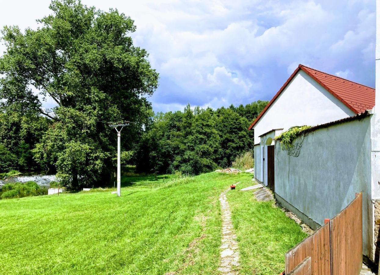 Apartmany U Reky Nezarky Lásenice Exterior foto